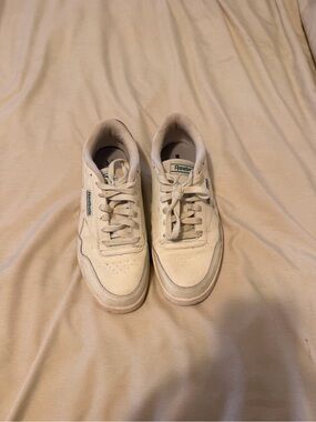 Reebok Cream Low-Top Leather Sneakers